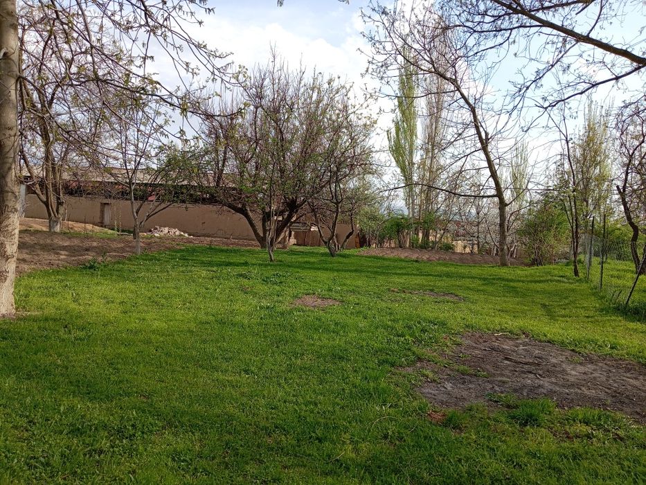 Тошкент вилоятида Бостонлик тумани октошда участка Ер сотилади