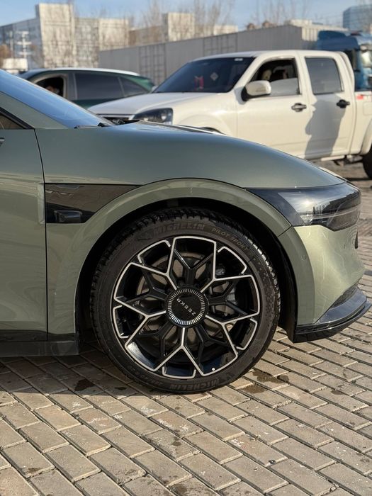 Zeekr Зеекр 007