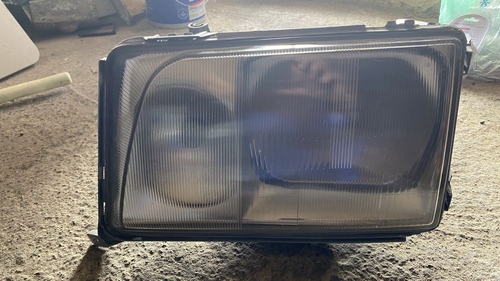 Фара на мерседес 124