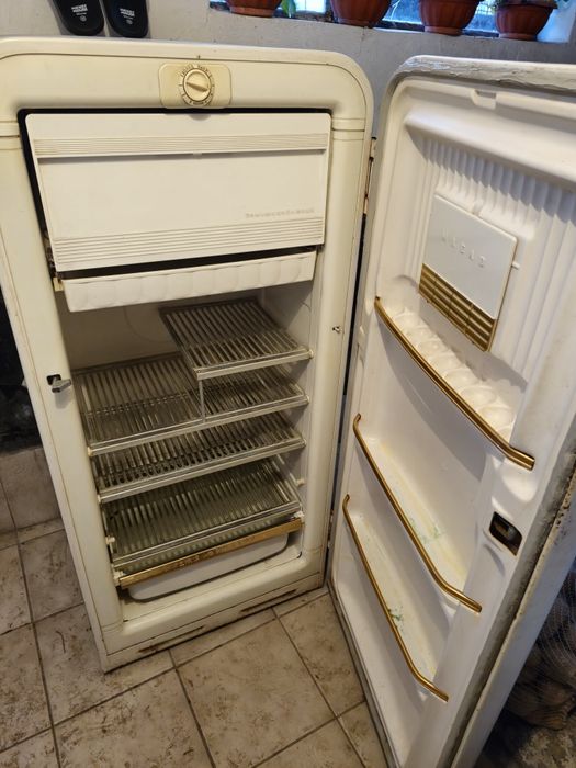 Хладилник работещ