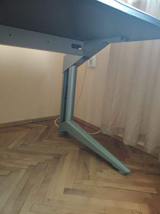 Голямо офис бюро 180x80 с регулируема ширина