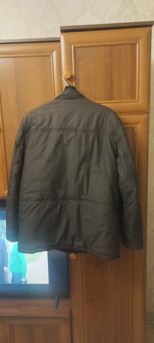 Даром куртку зимнию