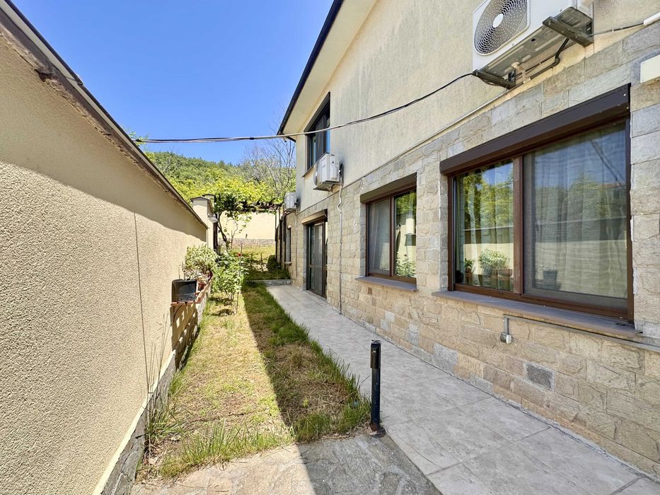 Продава се Къща в с. Кошарица, Област Бургас - 239 кв.м за 2406 €/кв.м - Снимка #23