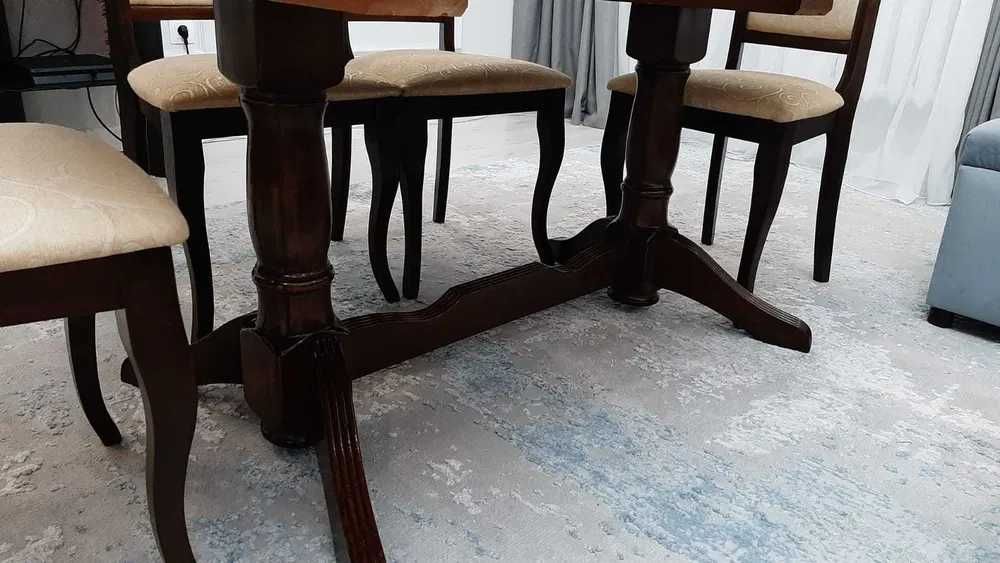 Гостевой стол с 6 стульями