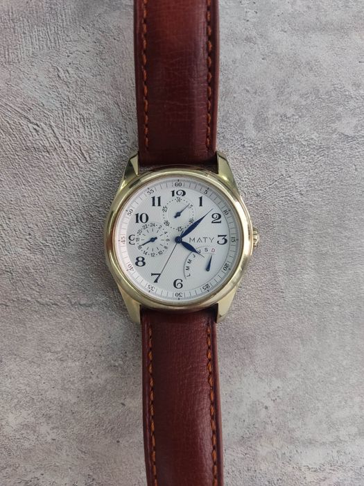 Мужские часы фирмы MATY