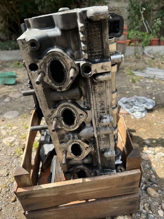 Глава от BMW  E90 320D M47