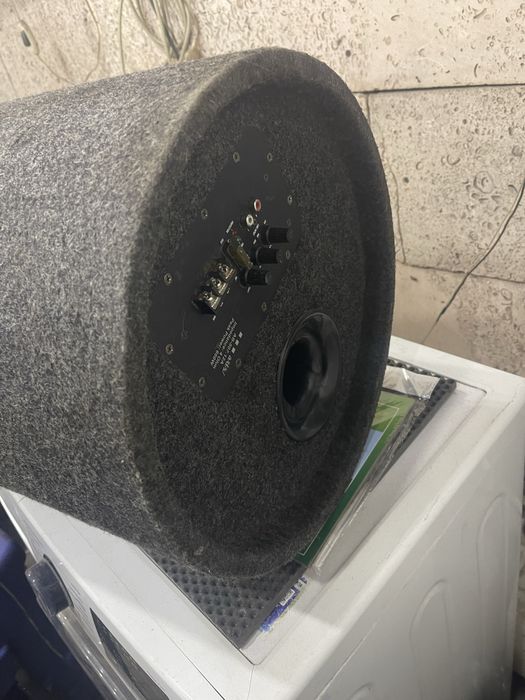 Мощный Сабвуфер XXL со встроинным усилителем.