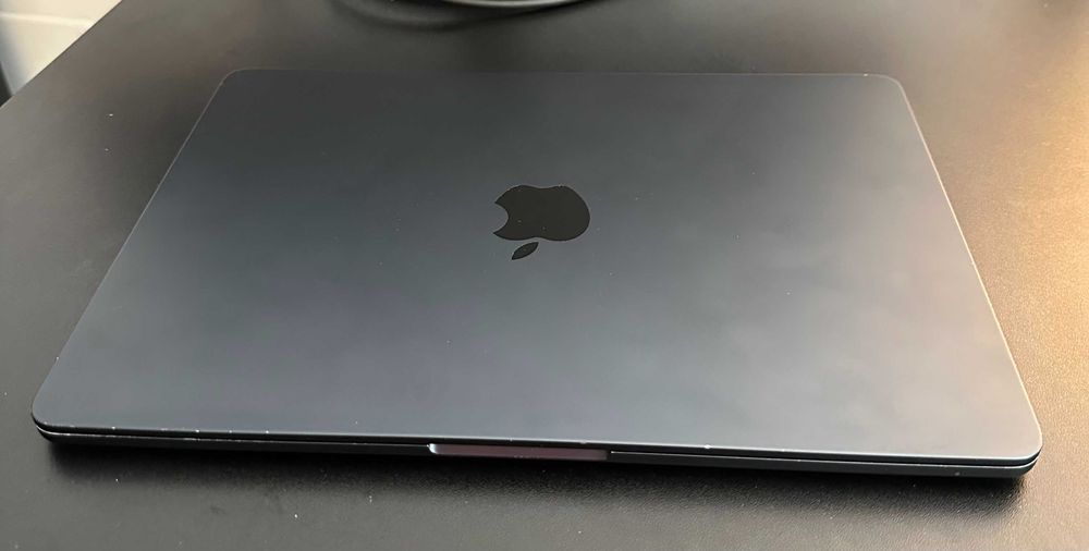 MacBook Air M2 2022 | 8GB RAM | 256GB SSD | Baterie 92% | Midnight