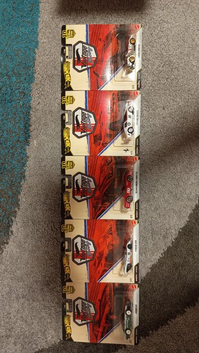 Hot wheels mainline premium devanzare