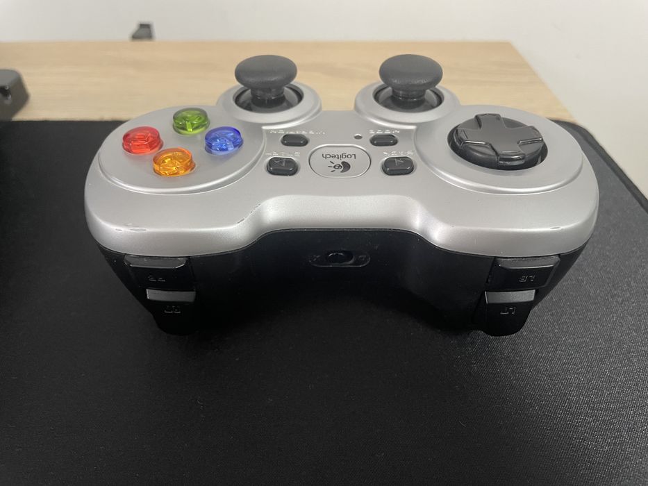 Logitech Wireless Gamepad F710