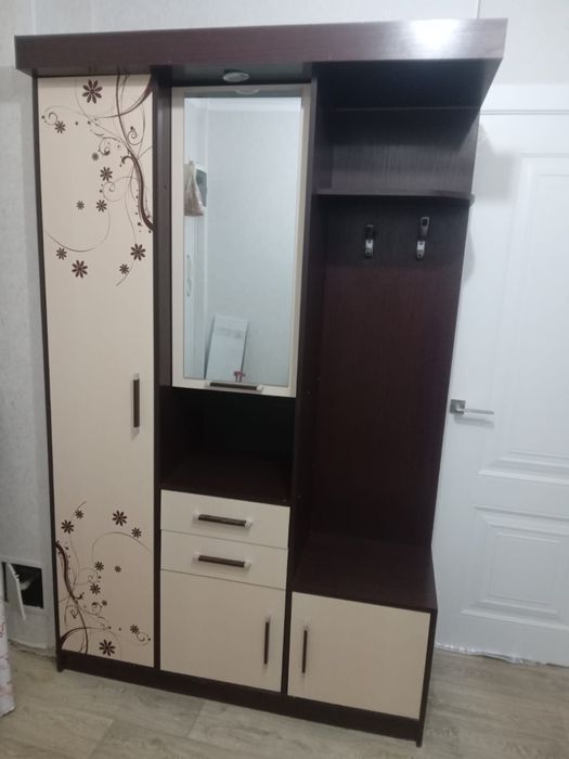 Продам шкаф прихожую