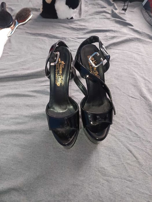 Продавам токчета за жени носени са по 1.2 пъти нови са