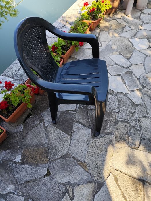 Градински столове и шезлонги