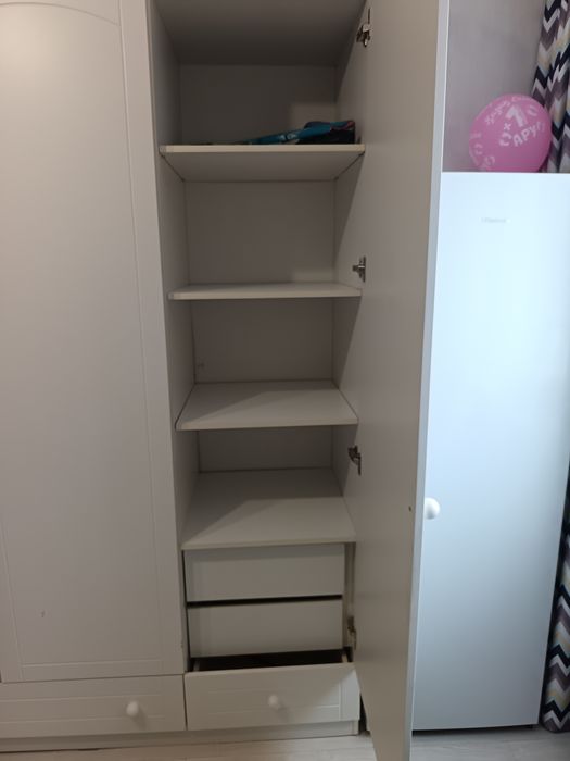 Шкаф плательный. Для детской.