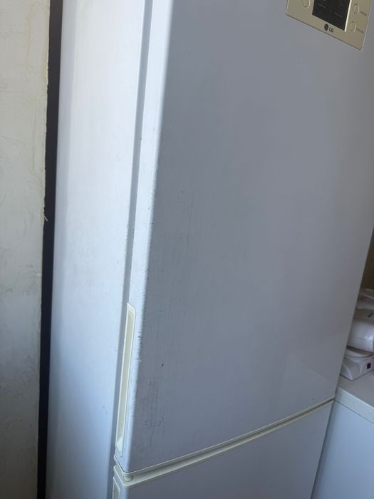 Продаем Холодильник