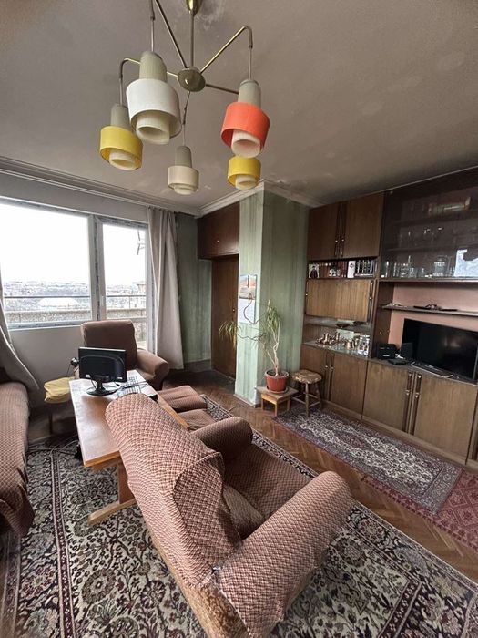 Многостаен апартамент в ж.к. Гео Милев! Отлична локация!