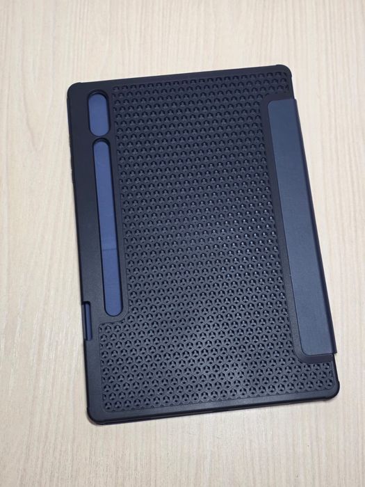 Продаю чехол на планшет Galaxy Tab S9Fe Plus