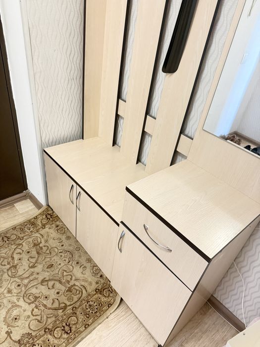 Продам шкаф и прихожую
