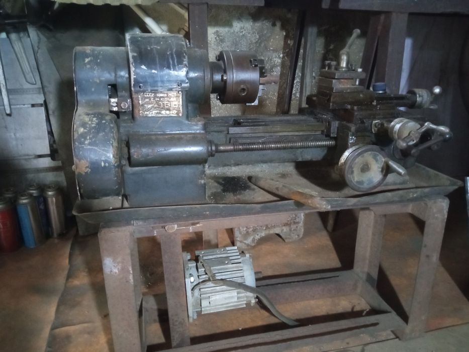 Токарный станок.