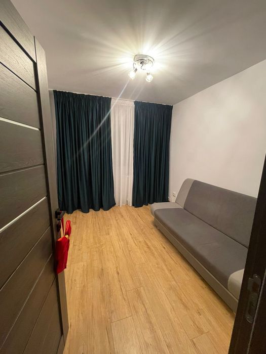 Apartament 4 camere, etaj 4/4, Malu roșu