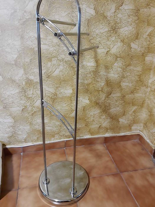 Поставка инокс,стояща за баня лукс за хавлии.