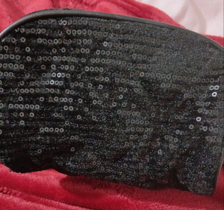 Косметичка с пайетками