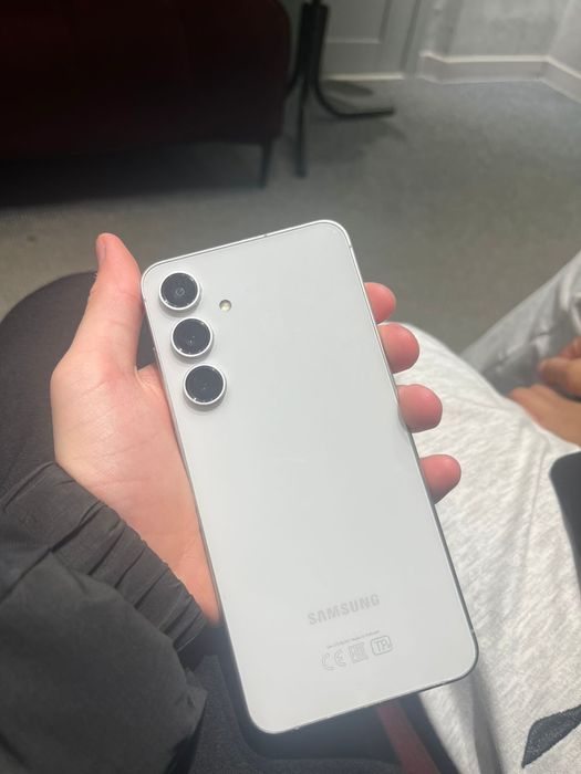 Samsung S24FE обмен