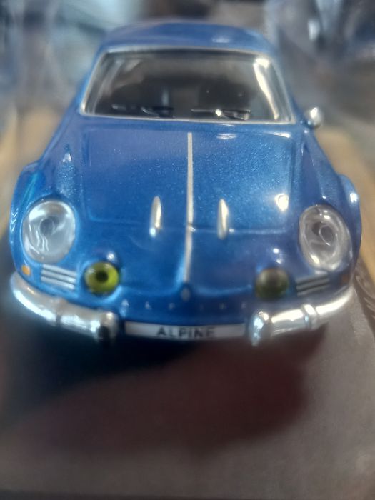 колекционерски метални колички 1;43