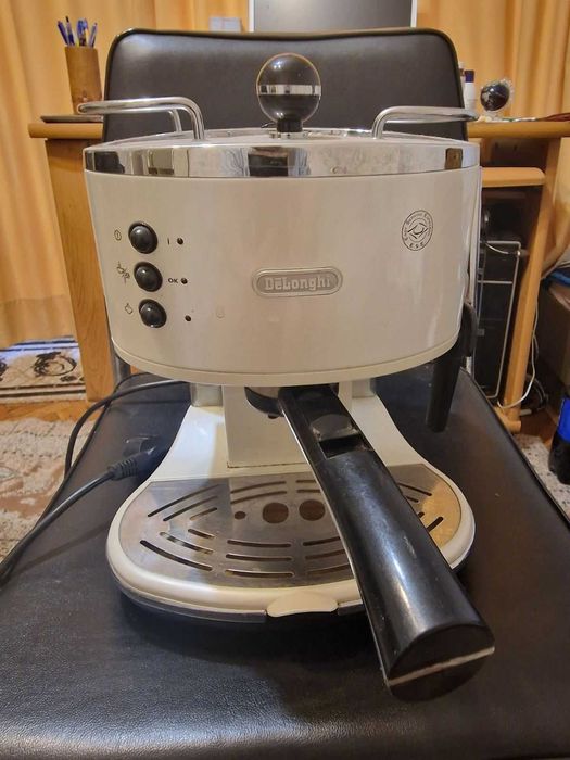 Кафе машина Delongi