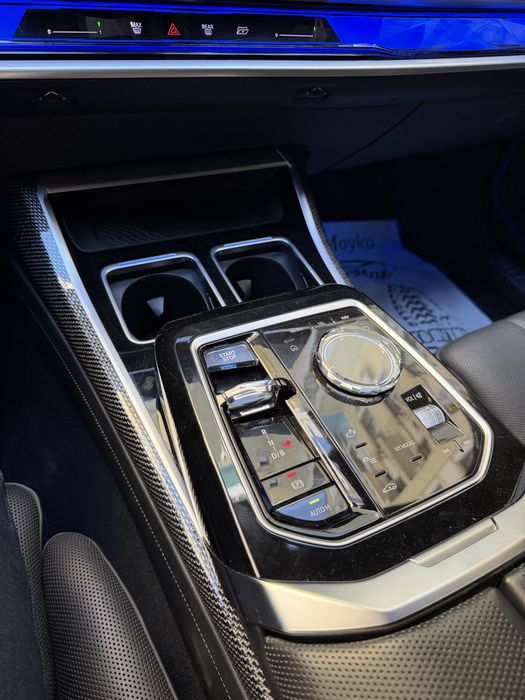 Продаётся BMW i7 Xdrive 60 black edition