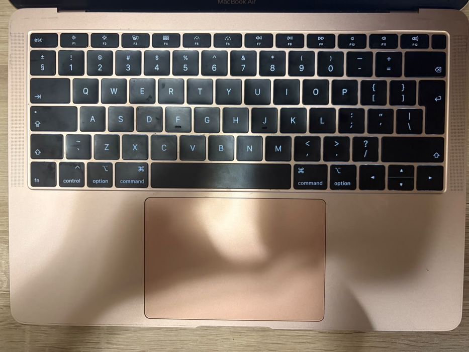 Продам MacBook Air 13 2019
