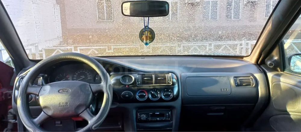 Продам автомобиль форд ескорт