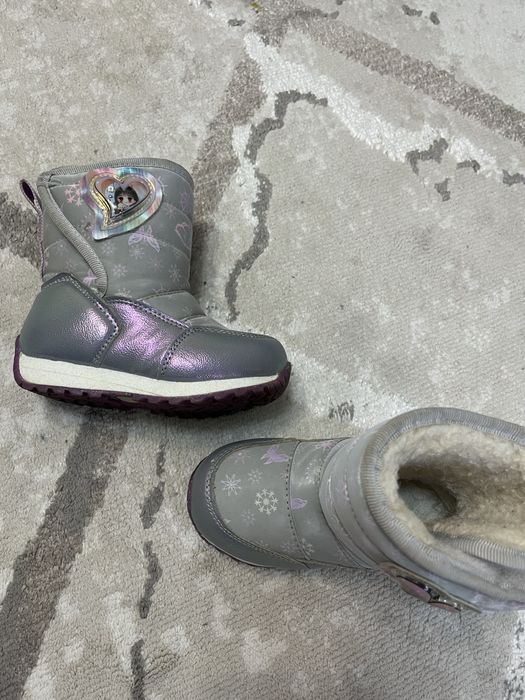 Продам детские зимние сапожки