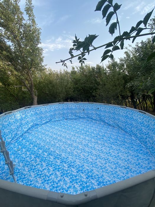 Каркасный бассейн с лестницей