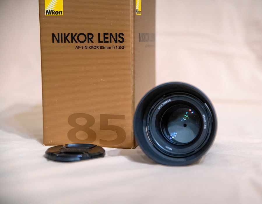 Обектив Никон 85 mm f/1.8 G AF-S с кутия