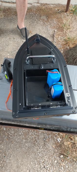 Лодка за захранка