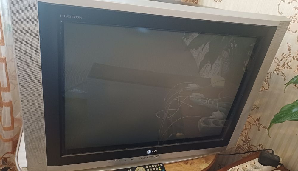 Продам телевизор