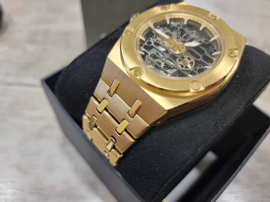 Златист автоматичен часовник Trendhim