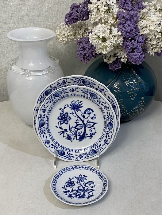 Предметы фарфорового  сервиза ГДР