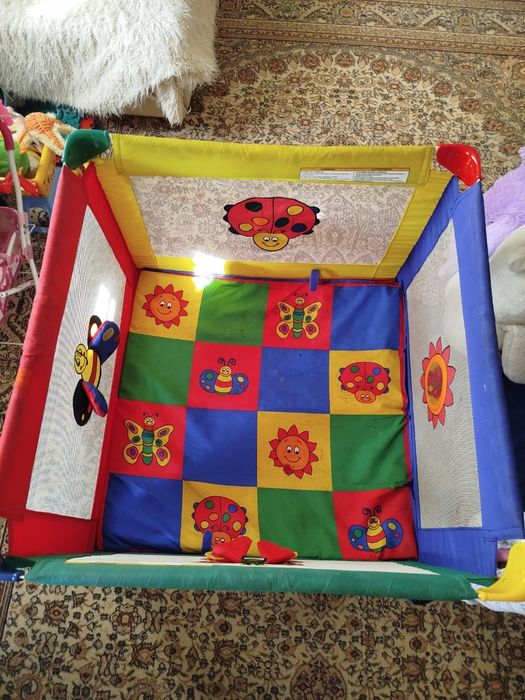 Манеж игровой Graco.