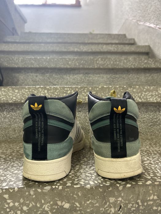 Оригинални Адидас обувки 43 номер!