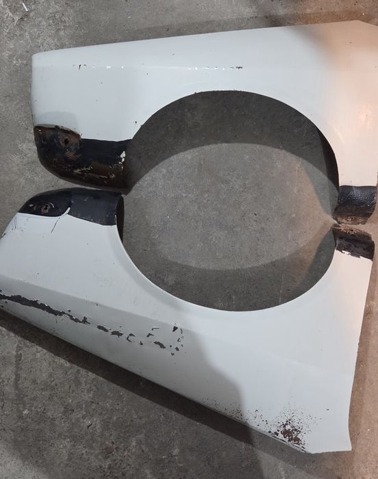 Aripi față Dacia 1300