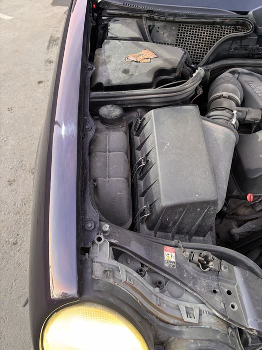 Продам мерса 210