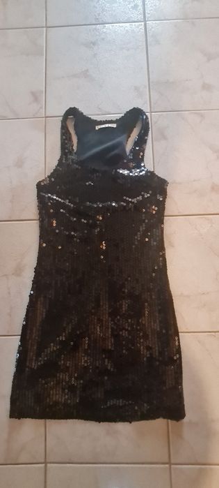 Рокля с пайети.    .