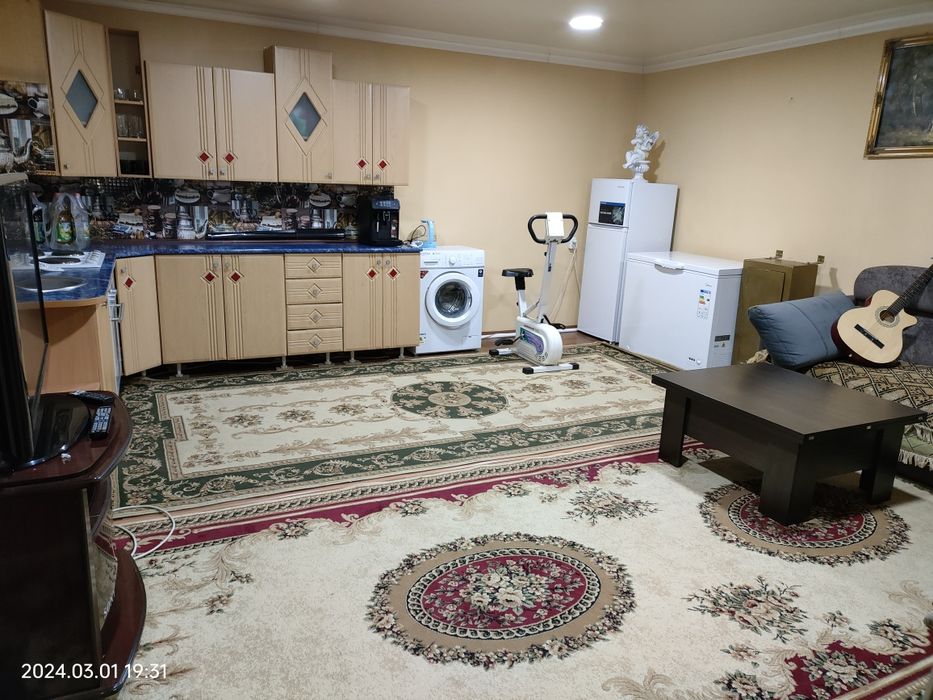 Продам два дома с гаражом.