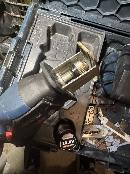 Bosch fierastrau sabie 10,8 volti