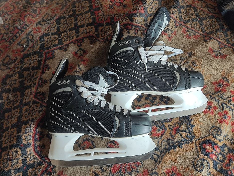 Коньки хоккейные