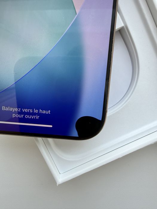 Продам iphone 16 pro max 256 gb. Золотистый