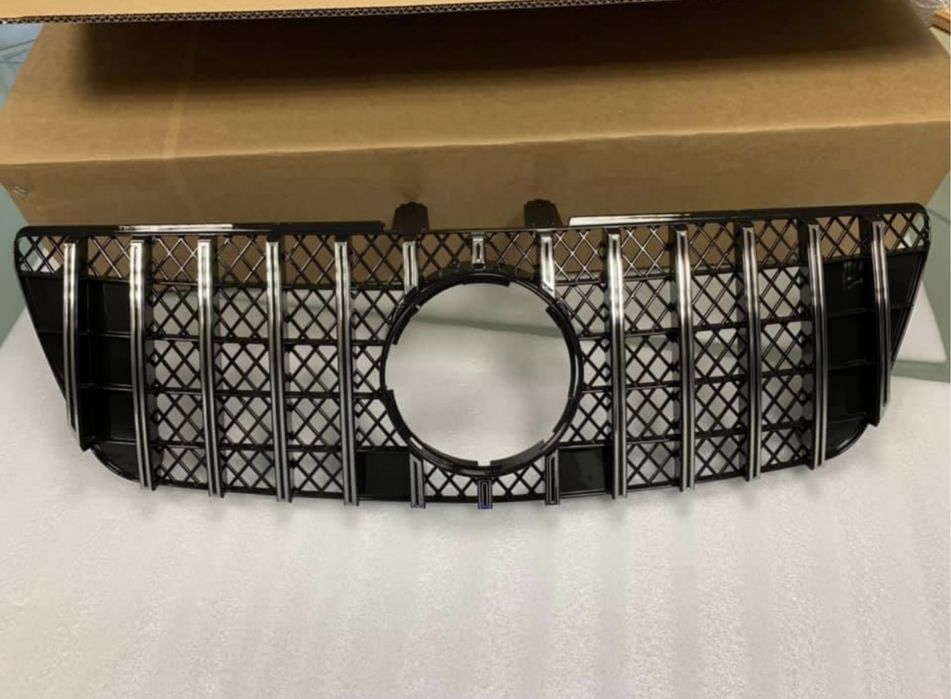Решетка GT за Mercedes W164 FACELIFT 09-12 Комплект с емблемата