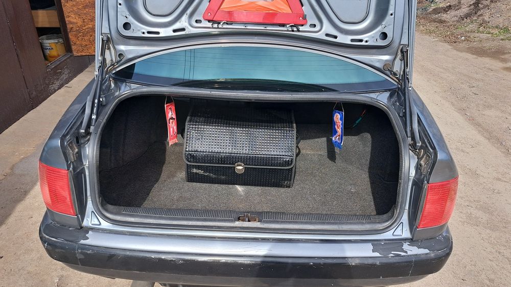 Продам ауди 100 С4